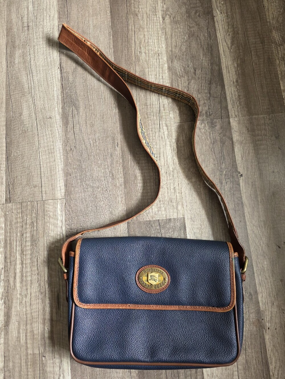 Vintage BURBERRY Brit 80s 90s Navy Crossbody Bag Preppy Tan Trim Plaid Strap - Picture 4 of 16